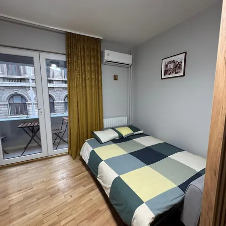 Double Near Square - 2 Balconies * Бухарест