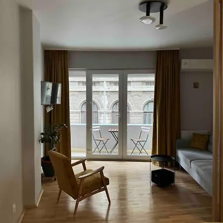 شقة Double Near Square - 2 Balconies *