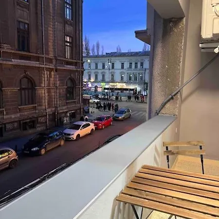 Double Near Square - 2 Balconies Apartment Bukarest