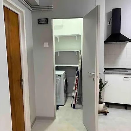 Double Near Square - 2 Balconies * Bucarest