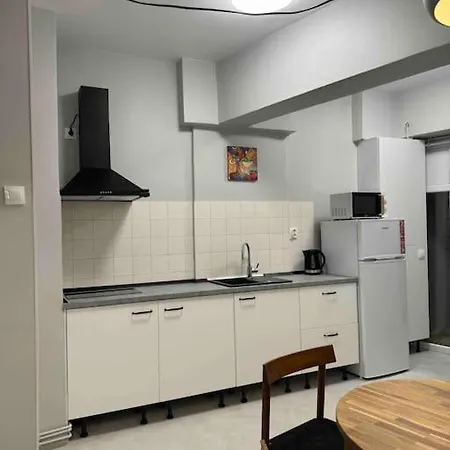 Double Near Square - 2 Balconies