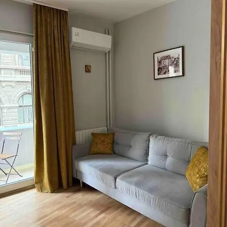 Apartamento Double Near Square - 2 Balconies *