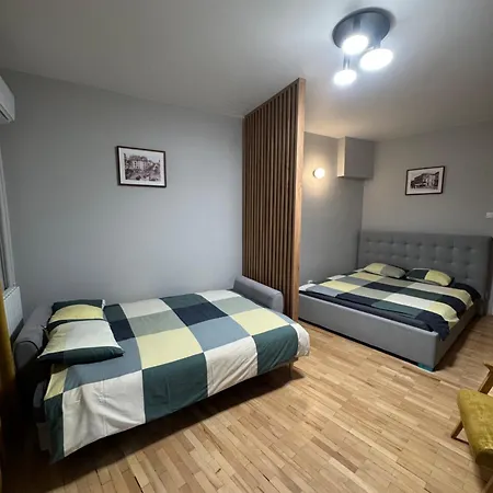 Double Near Square - 2 Balconies Bucarest