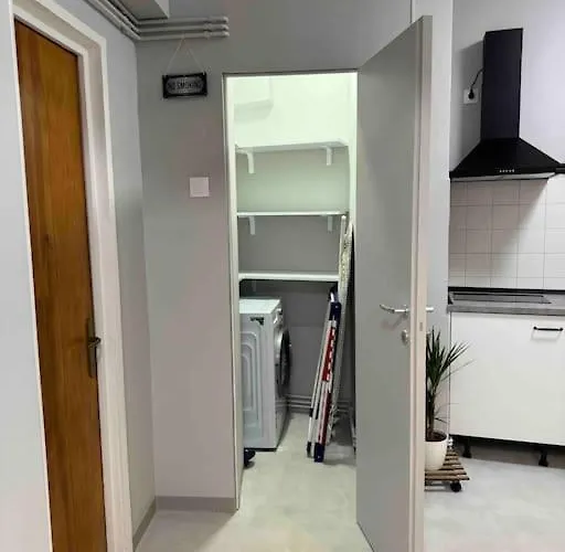 Double Near Square - 2 Balconies * بوخارست