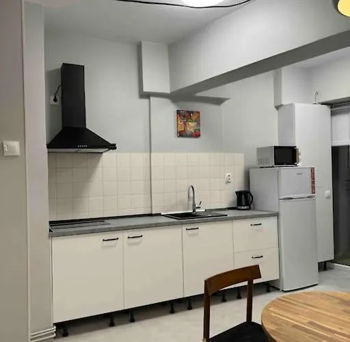 Double Near Square - 2 Balconies