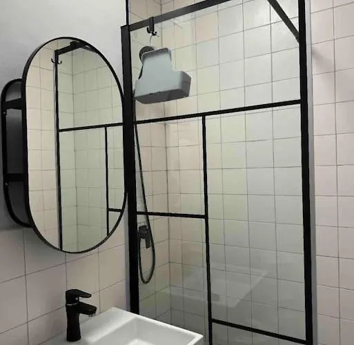 Double Near Square - 2 Balconies