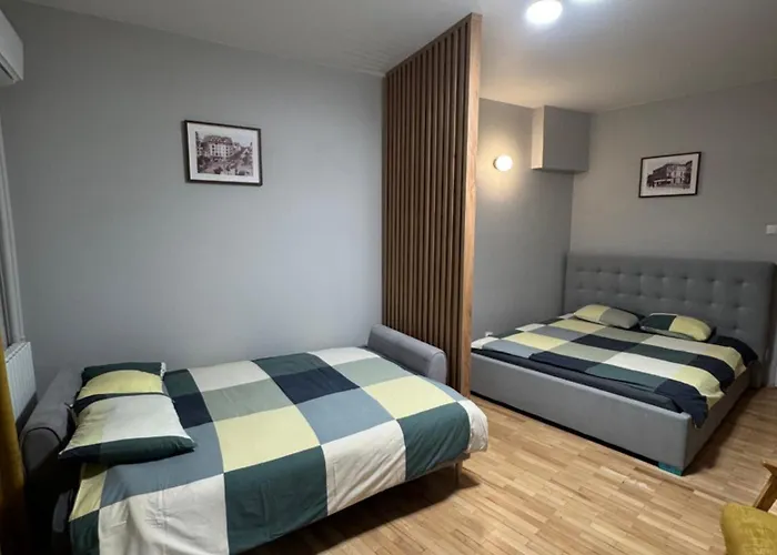 Double Near Square - 2 Balconies ブカレスト