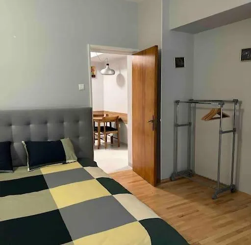 Double Near Square - 2 Balconies Bukarest