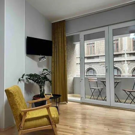 Double Near Square - 2 Balconies Apartment *